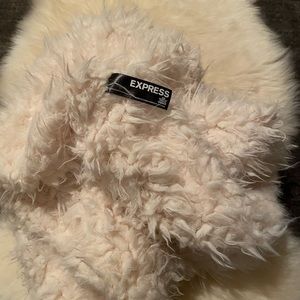 Express Soft comfortable Scarf